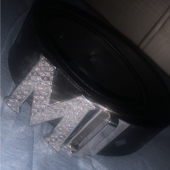 MCM reversible belt size medium - Picture 2 of 5